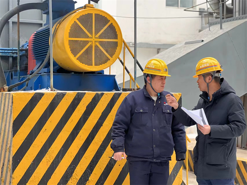 陜煤集團新型能源公司:定格迎冬保供瞬間的他們1.png 陜煤集團新型能源公司:定格迎冬保供瞬間的他們1.png